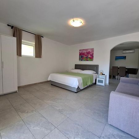 Apartments & Rooms Mila Banjol Extérieur photo